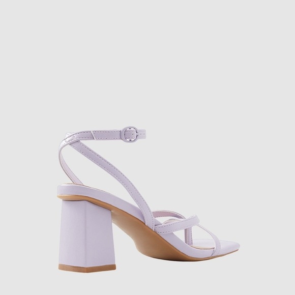 Call It Spring Kianna Block Heel Sandal - Picture 10 of 10